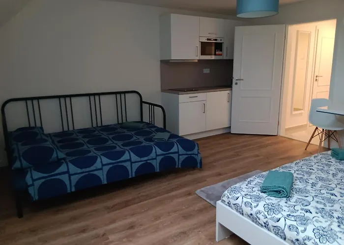 Cozy 1 Bedroom *