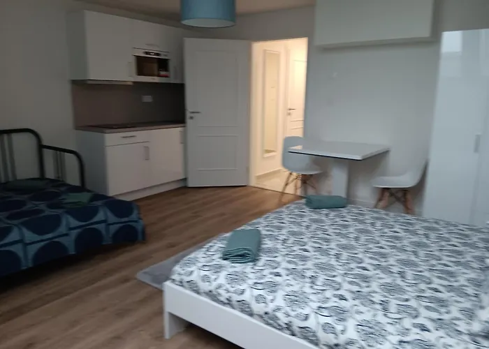 Cozy 1 Bedroom Apartment *